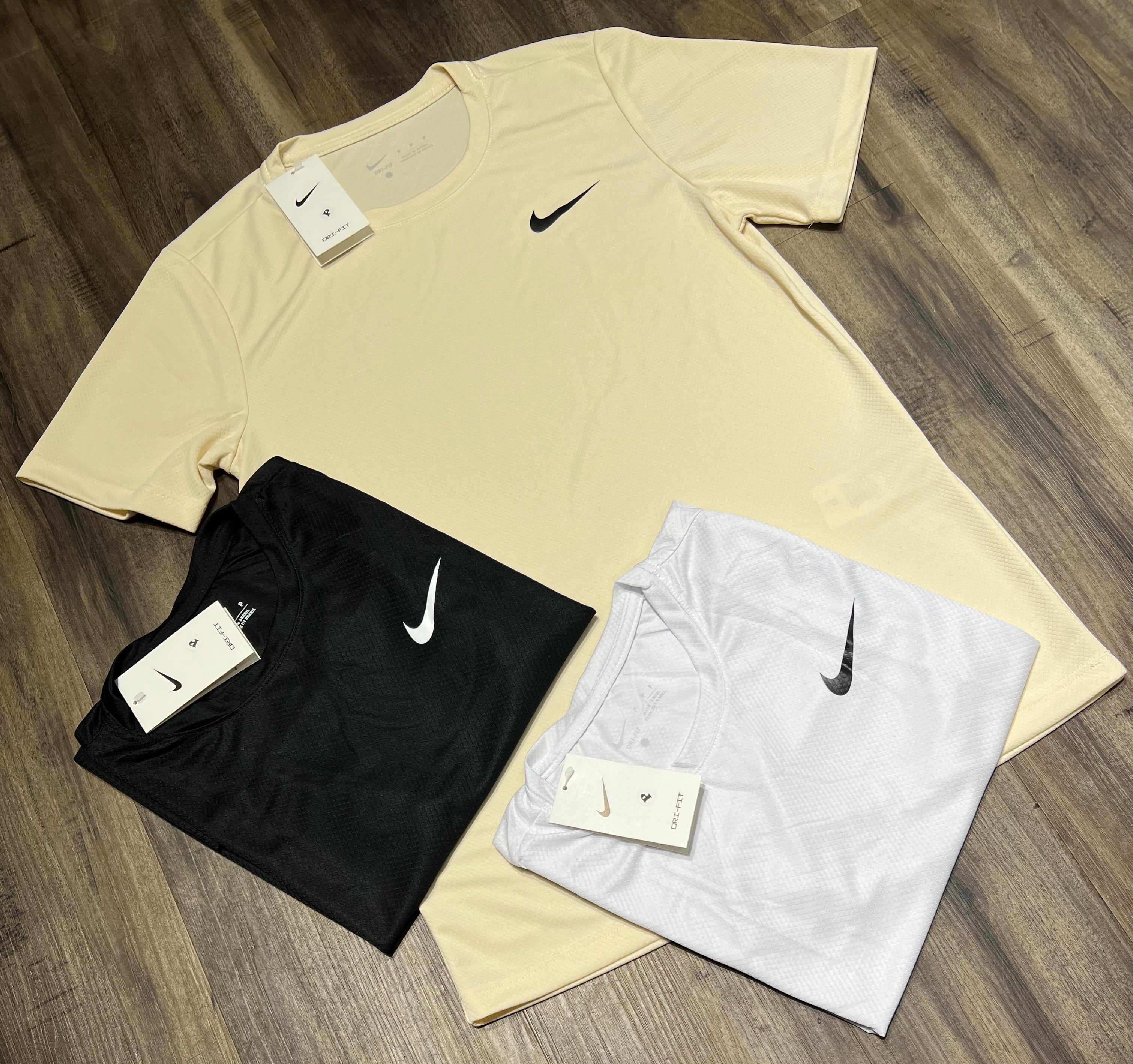 Kit com 3 camisetas Nike dri-fit