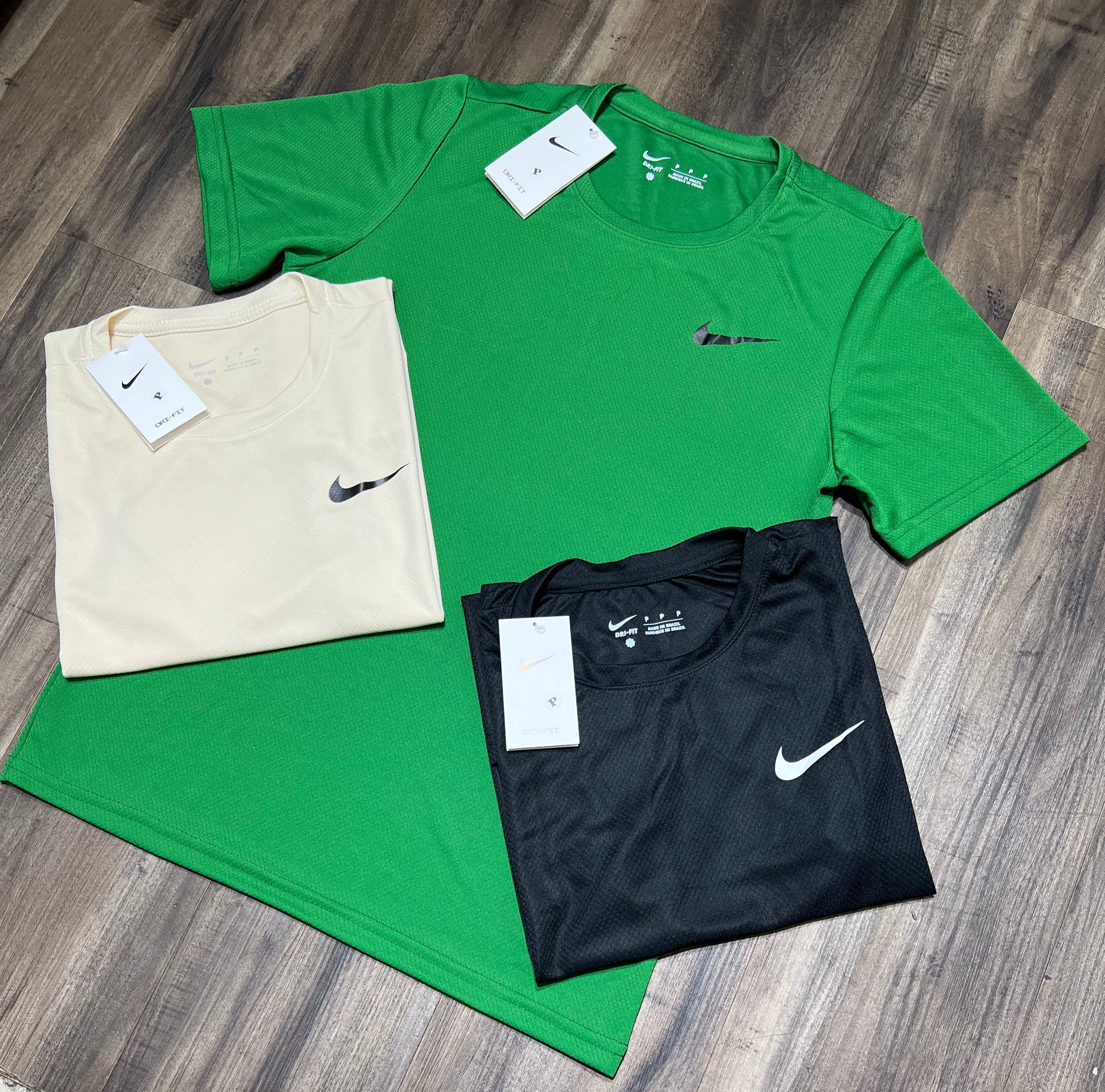 Kit com 3 camisetas Nike dri-fit